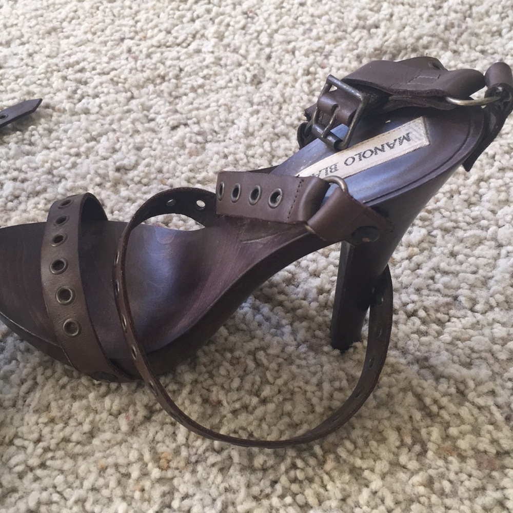 Manolo Blanik wood heels